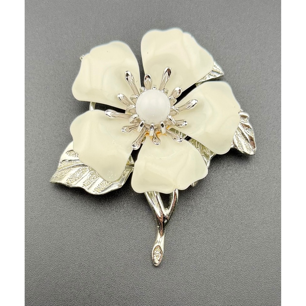 Sarah Coventry Brooch Pin Cream White Silver Vintage Floral Cottagecore Garden‎